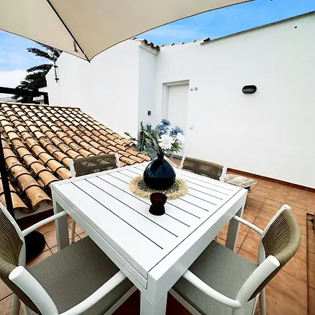 Cozy - 100m Away Apartment *